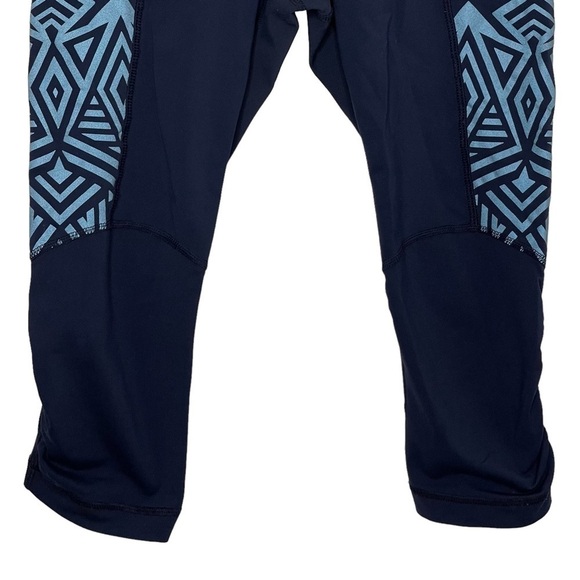 Lululemon Crop Legging Womens 4 Stash It Crop Pant Athletic Gym Work Out Run - Picture 4 of 9